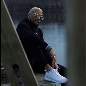 Meet your Posher, Devin